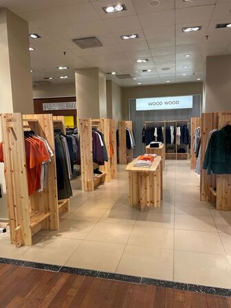 Tøjstativer/borde - Fyrretræs tøjstativer/displayborde