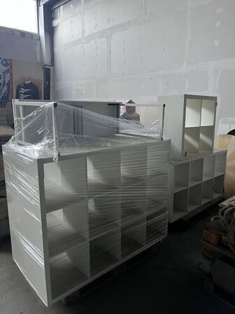 5 stk. Reol - hvide mdf ikea reoler plus lille hvidt konsol bord