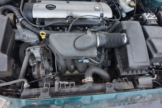 Peugeot 406, 1,8 Sedan Grøn metallic Årg. 2002 (MOMSFRI)