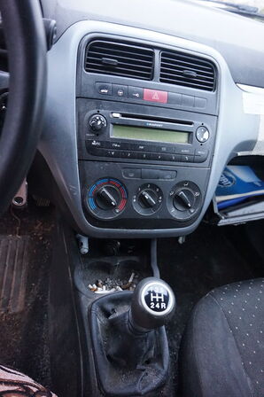 Fiat Punto 1,2 personbil Rød Årg. 2006 