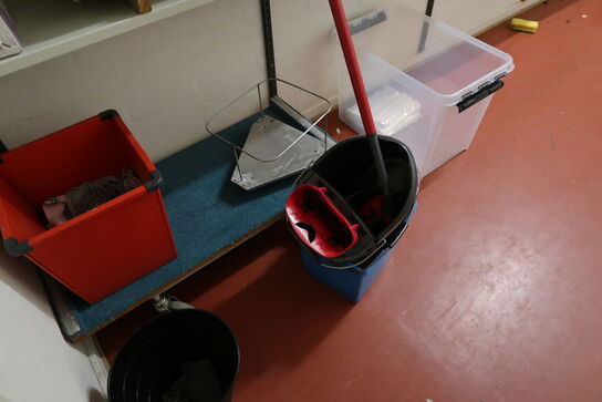 Div. Rengøringsartikler og rengøringsmidler