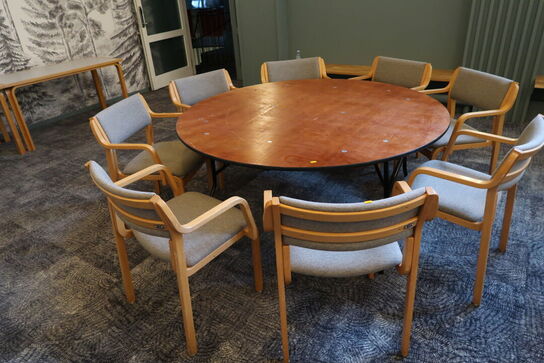 Klapbord med 8 stk. spisebordsstole