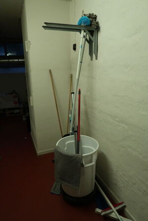 Div. Rengøringsartikler og rengøringsmidler