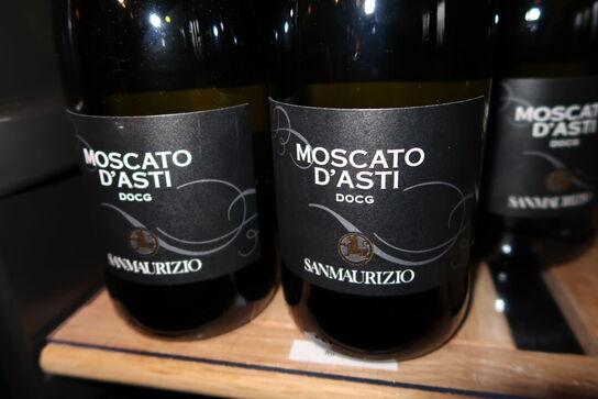19 flasker mousserendevin MOSCATO D'ASTI, CAVA