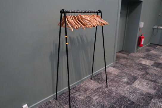 Tøjstativ med bøjler