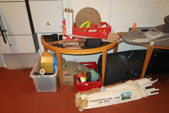 Overheadprojektor, div. Spil og sjov (højtalere medfølger ikke)