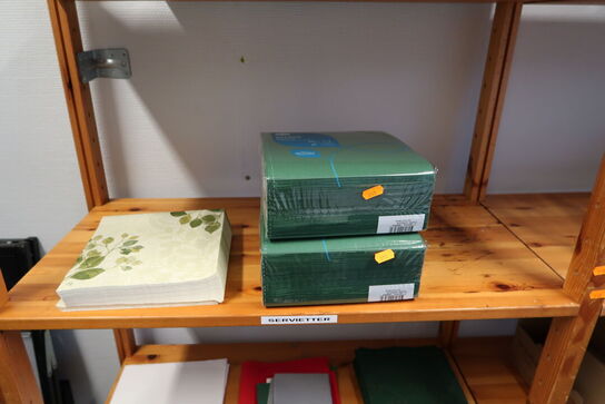 Div. Servietter samt peber/saltkværn