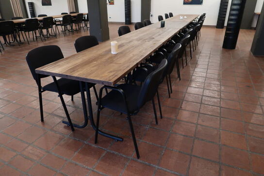 18 stk. stabelstole (borde medfølger ikke)