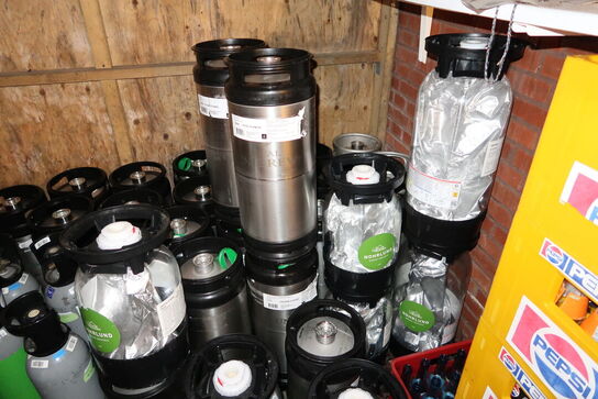 Ca. 35 stk. tomme fustager