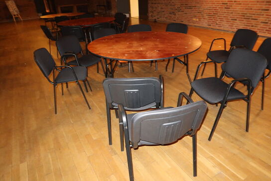 Foldebord med 10 stk. stabelstole