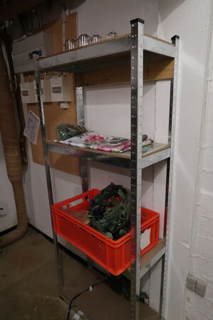 Div. Lagerreoler med indhold