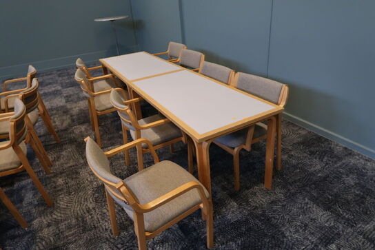 2 stk. borde MAGNUS OLESEN med 8 stk. spisebordsstole