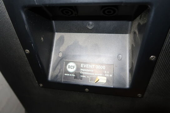 2 stk. højtalere RCF Event 3000 med stativer