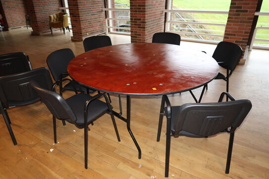 Foldebord med 8 stk. stabelstole