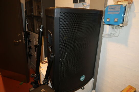 2 stk. højtalere RCF Event 3000 med stativer