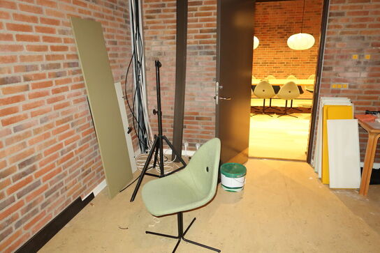 Div. Stole, borde, forstærker CROWN XLS2000 m.m.