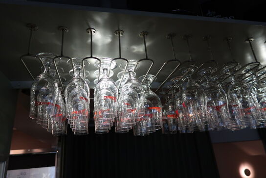 Div. Vinglas, shotsglas, salt/peberkværn, ølkander m.m.