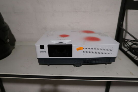 Projektor SANYO PLC-XK2200