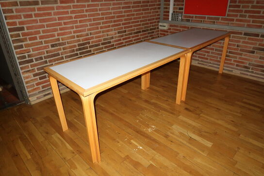 2 stk. borde MAGNUS OLESEN