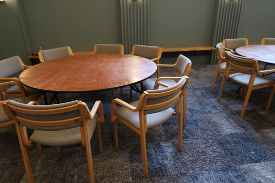 Klapbord med 8 stk. spisebordsstole