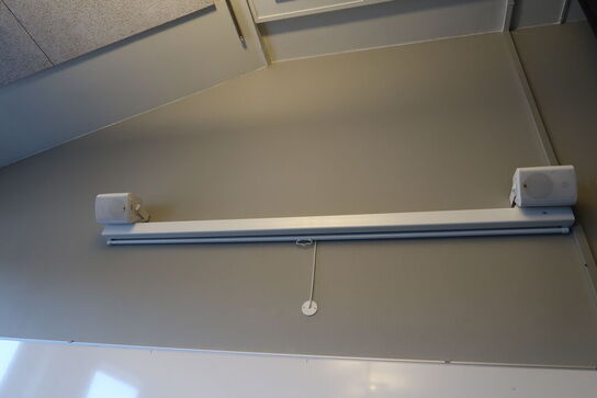 Lærred med 2 stk. højtalere samt Projektor SONY WX GA VPL EW255