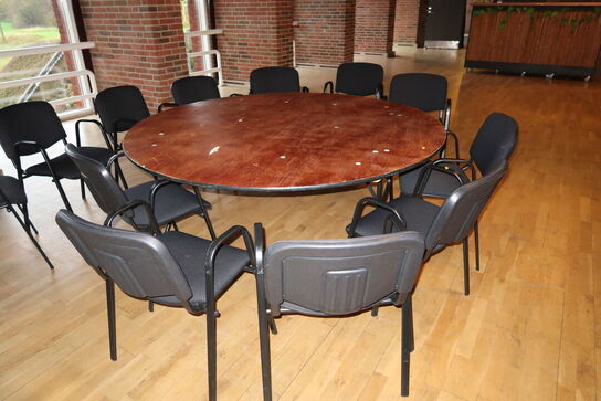 Foldebord med 13 stk. stabelstole