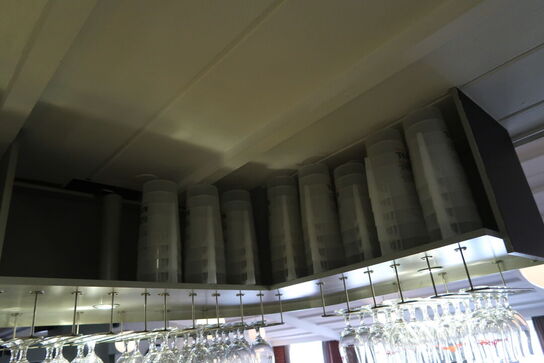 Div. Vinglas, shotsglas, salt/peberkværn, ølkander m.m.