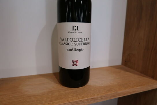 Div. Vinflasker samt skulptur m.m.