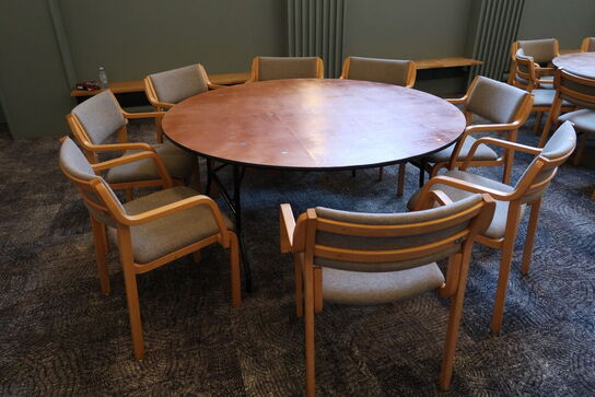 Klapbord med 8 stk. spisebordsstole