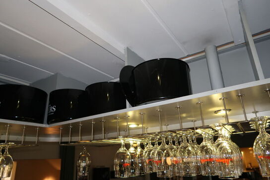 Div. Vinglas, shotsglas, salt/peberkværn, ølkander m.m.