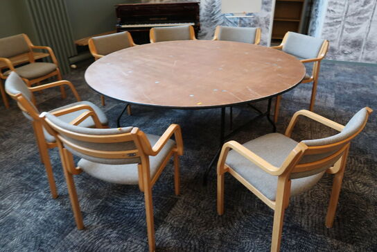 Klapbord med 8 stk. spisebordsstole