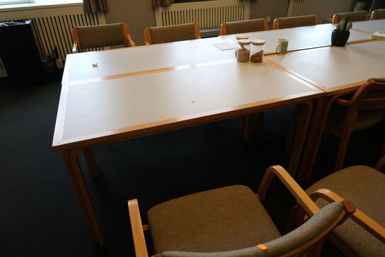 6 stk. mødeborde MAGNUS OLESEN med 14 stk. mødestole