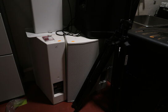 3 stk. højtalere COMMUNITY I SERIES IP8-1122/64W