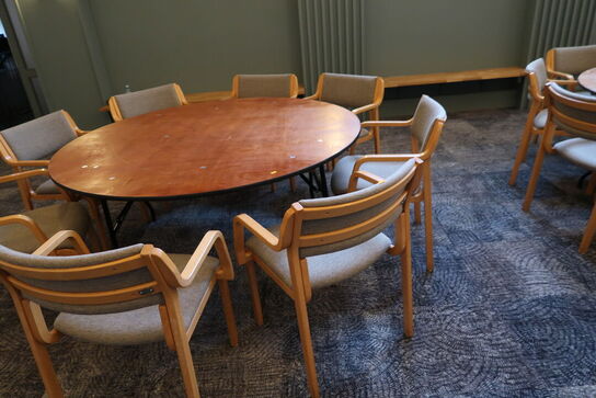 Klapbord med 8 stk. spisebordsstole