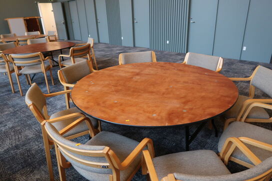 Klapbord med 8 stk. spisebordsstole