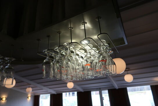 Div. Vinglas, shotsglas, salt/peberkværn, ølkander m.m.