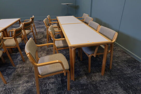 2 stk. borde MAGNUS OLESEN med 8 stk. spisebordsstole