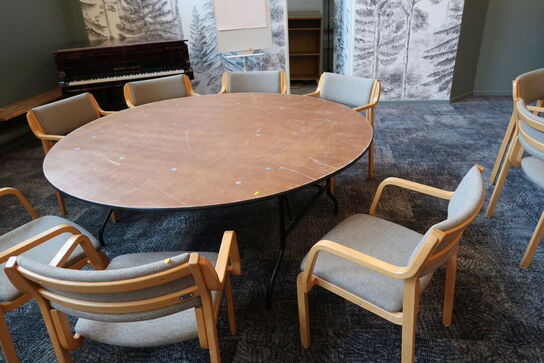 Klapbord med 8 stk. spisebordsstole