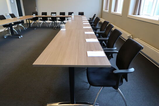 3 stk. foldeborde med 8 stk. mødestole HÅG H05 Visit