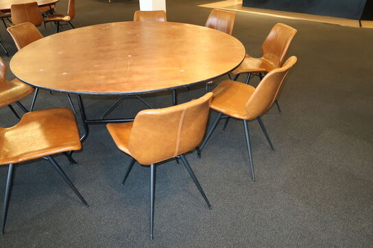 Klapbord med 8 stk. spisebordsstole