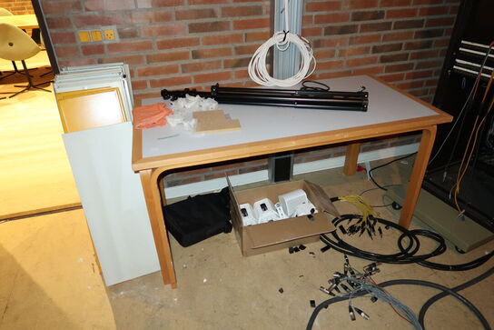 Div. Stole, borde, forstærker CROWN XLS2000 m.m.