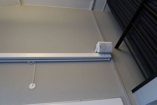 Lærred med 2 stk. højtalere samt Projektor SONY WX GA VPL EW255