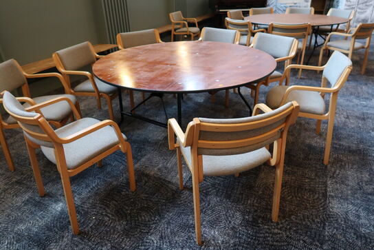 Klapbord med 8 stk. spisebordsstole