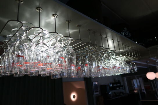 Div. Vinglas, shotsglas, salt/peberkværn, ølkander m.m.