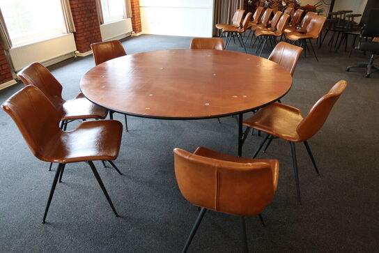 Klapbord med 7 stk. spisebordsstole