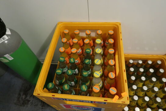 4 kasser sodavand PEPSI, FAXE KONDI m.fl.