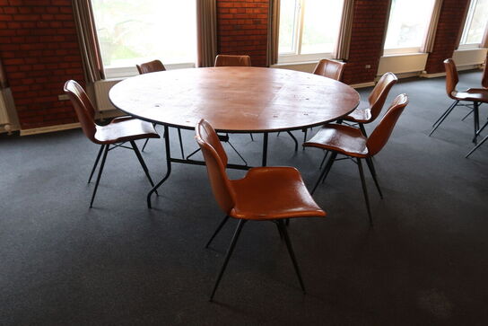 Klapbord med 7 stk. spisebordsstole