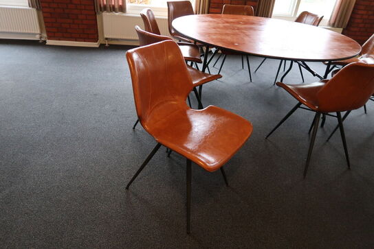 Klapbord med 9 stk. spisebordsstole