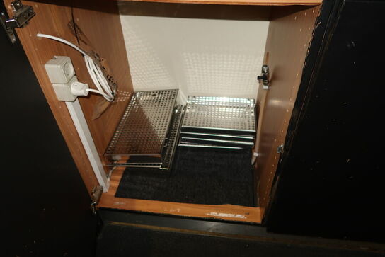 Div. Vinglas, shotsglas, salt/peberkværn, ølkander m.m.