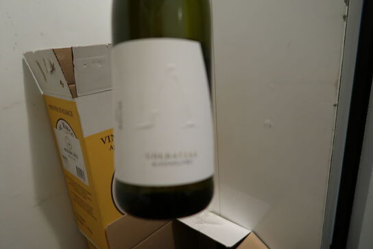 18 flasker blandet vin